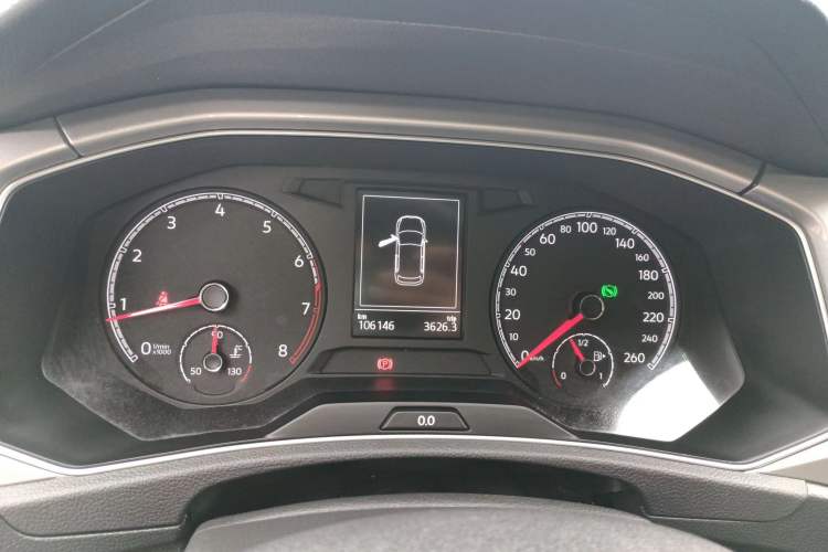 Used Volkswagen T-ROC 2018 280TSI DSG Two-Wheel Drive Advanced Version China V Emission Standard