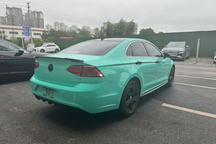 Used Volkswagen Lamando 2017 230TSI DSG Fashion Edition
