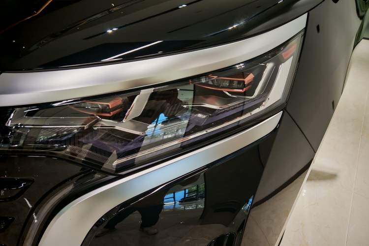 Used Denza D9 2024 DM-i 980 Four-Wheel Drive Prestige Model
