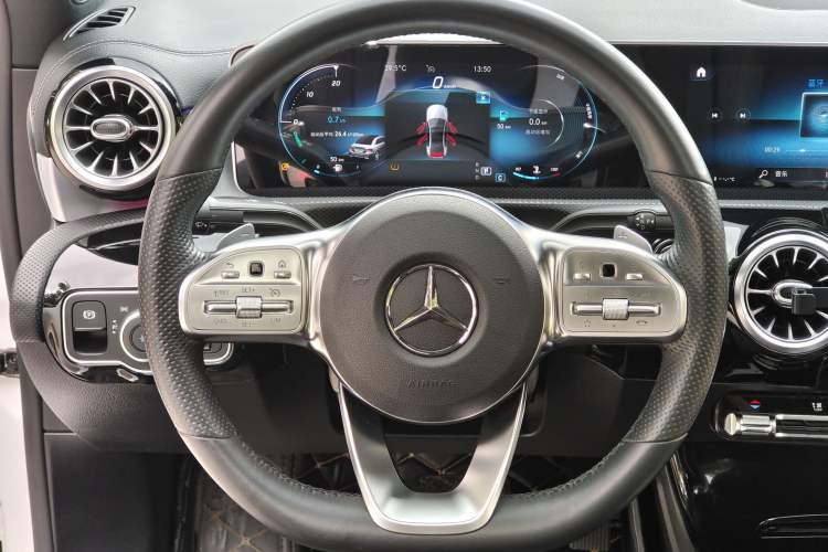 Used Mercedes-Benz A-Class 2020 A 220 L 4MATIC Sport Sedan Steering Wheel