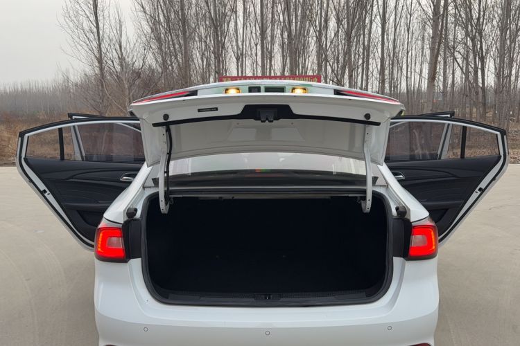 Used Roewe i5 2020 1.5L Manual 4G Connect Luxury Edition