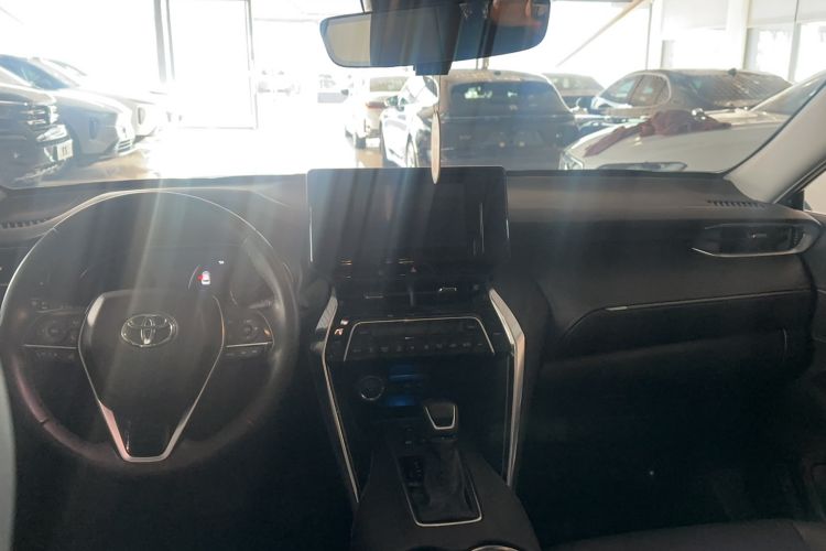 Used Toyota Venza 2022 Dual-Engine 2.5L CVT Two-Wheel Drive Luxury Edition Interior 3