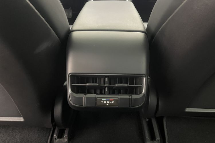 Used Tesla Model 3 2019 Long-Range All-Wheel-Drive Version
