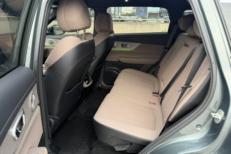 Used Chery Tiggo 8 PLUS 2025 290TGDI DCT Prestige 5-Seater
