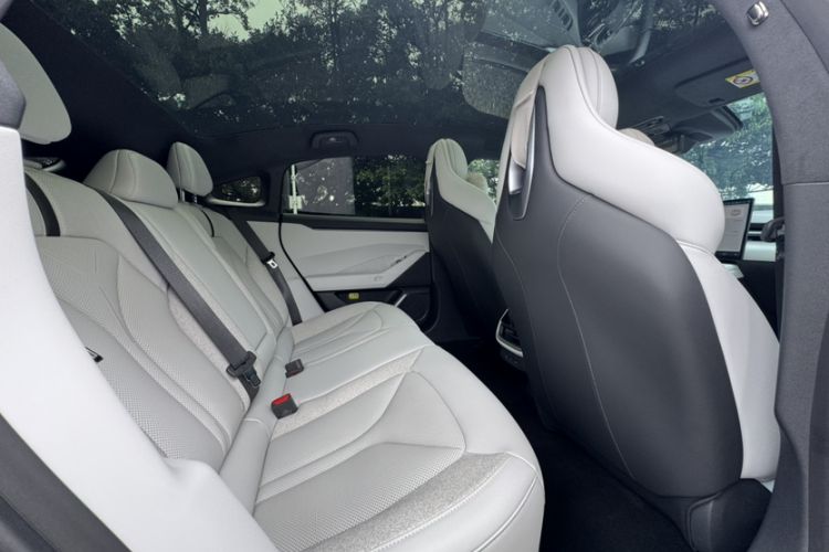 Used XPeng P7 2025 Model—750 All-Wheel-Drive High-Performance Ultra