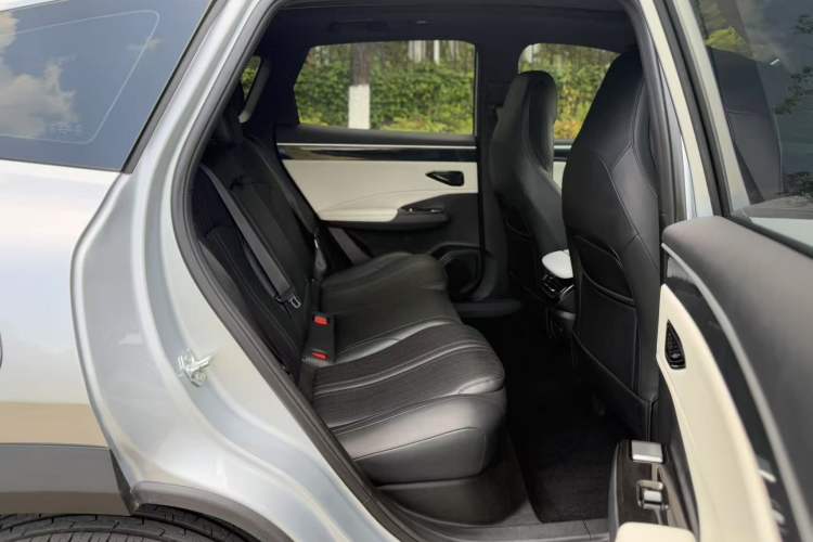 Used Geely Galaxy L7 2024 1.5T 115 km PLUS Dragon Edition