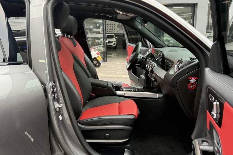 Used Mercedes-Benz GLB AMG 2021-Year Restyled AMG GLB 35 4MATIC Interior 7