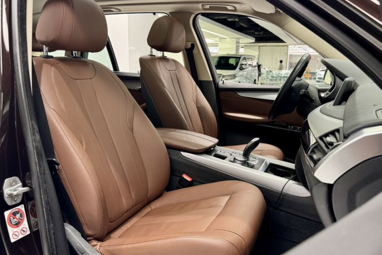 Used BMW X5 2016 xDrive35i parallel import Interior 6