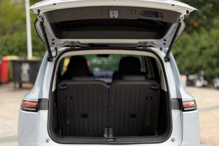 Used Leapmotor C16 2026 Extended-Range 280 LiDAR Zhizun Edition 6 Seats Exterior 7