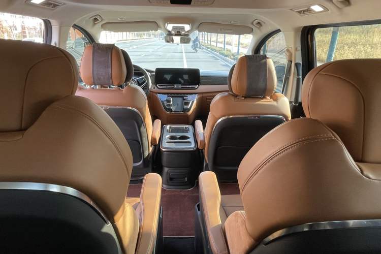 Used Hongqi HQ9 2023 2.0T Smart Connect Flagship Edition
