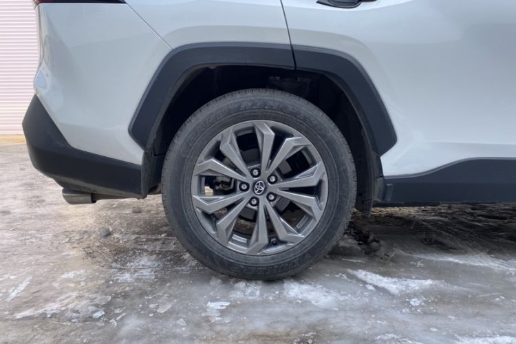 Used Toyota RAV4 2023 2.0L CVT Two-Wheel Drive 20th Anniversary Platinum Edition