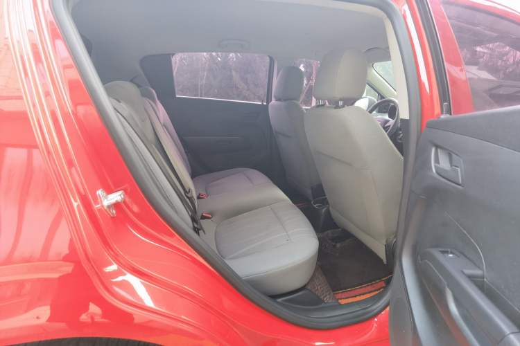 Used Chevrolet Aveo Sonic 2014 Hatchback 1.4SL AT Fashion Edition
