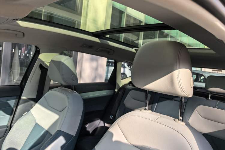 Used Volkswagen Tharu 2023 300TSI Two-Wheel-Drive Moonlight Edition
