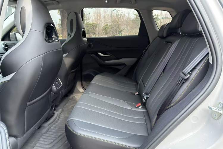 Used BYD Sealion 05 DM-i 2025 DM-i Smart Drive 115KM Flagship Model Interior 5