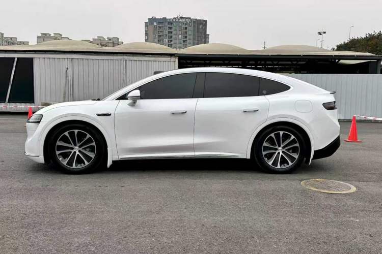 Used Hima Luxeed R7 2024 All-Electric 802 km Max
