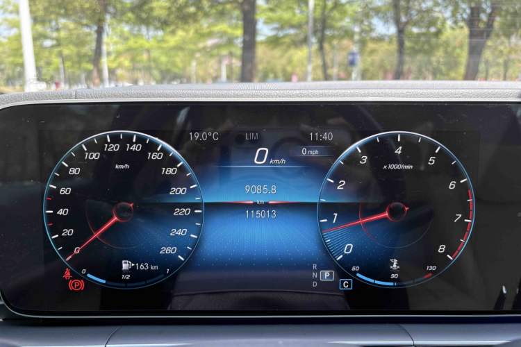 Used Mercedes-Benz GLE 2020 Restyled GLE 350 4MATIC Fashion Edition Odometer Close Up