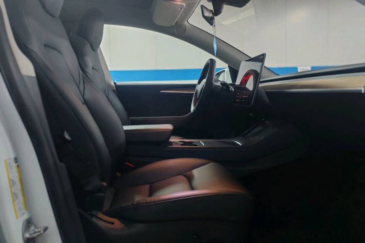 Used Tesla Model Y 2022 Long-Range All-Wheel-Drive Version
