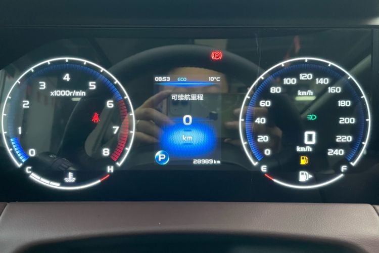 Used Geely Auto Haoyue 2022 1.8TD Automatic Prestige 7-Seater Odometer Close Up