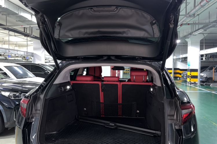 Used Alfa Romeo Stelvio 2017 2.0T 200HP Elite Edition Trunk