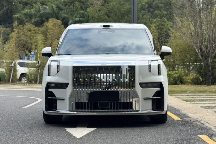 Used Zeekr 009 2024 7-Seater Aisle Version 108 kWh