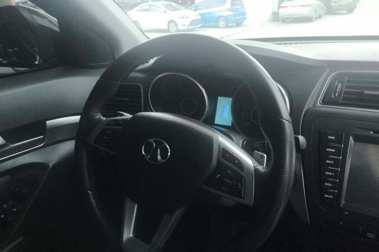 Used BAIC Senova X65 2015 2.0T Automatic Elite Model
