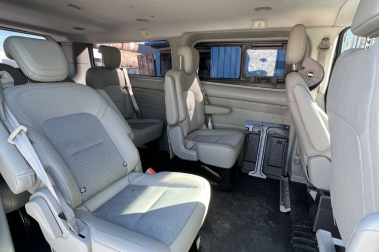 Used Ford Transit 2023 2.0T Diesel Automatic Commercial & Travel Version Mid-axle Low-roof Design 7/8/9-Seater
