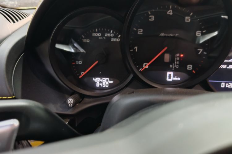 Used Porsche 718 2019 Boxster T 2.0T Odometer Close Up