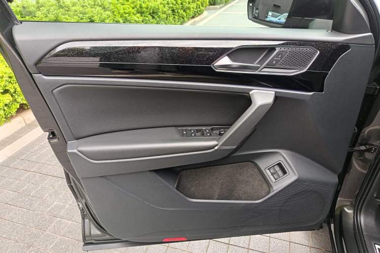 Used Volkswagen Tayron GTE Plug-in Hybrid 2020 1.4T Luxury Model Interior 3