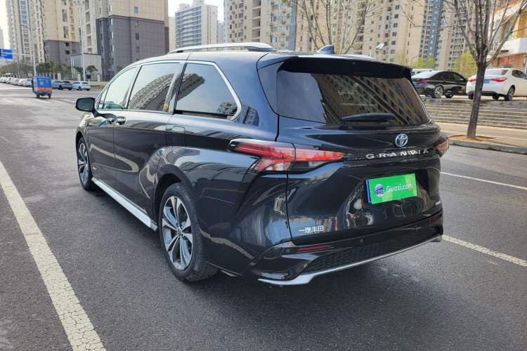 Used Toyota Granvia 2023 2.5L Hybrid Flagship VIP Edition Exterior 6