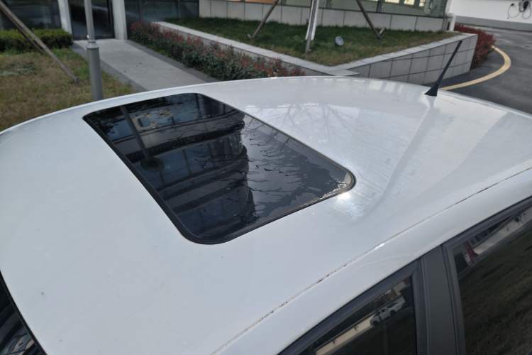 Used Volkswagen Polo 2016 1.6L Automatic Comfort Model