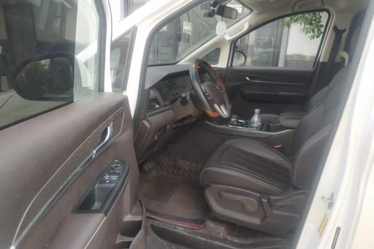 Used BAW Ruisheng Ace M7 2023 2.0L Automatic Long-wheelbase Business Version 7 Seats Interior 5