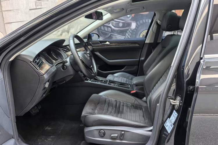 Used Volkswagen Magotan 2017 330TSI DSG Luxury Model
