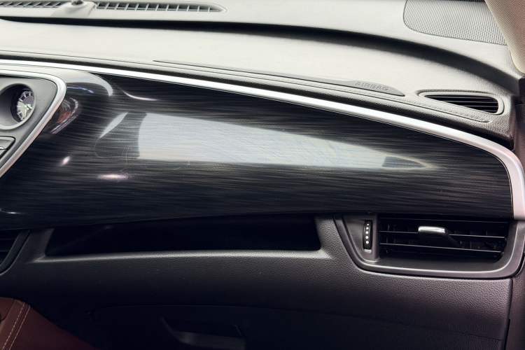 Used Buick Envision 2019 20T Two-Wheel Drive Luxury Version China VI Standard Exterior 3