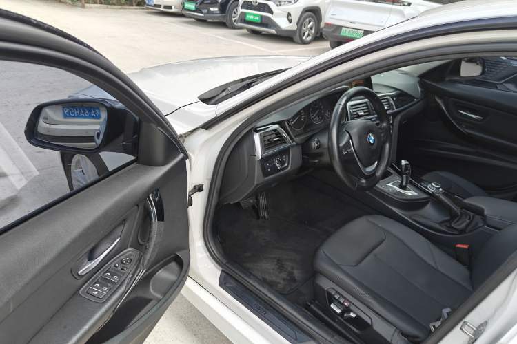 Used BMW 3 Series 2016 320i Fashion Model
