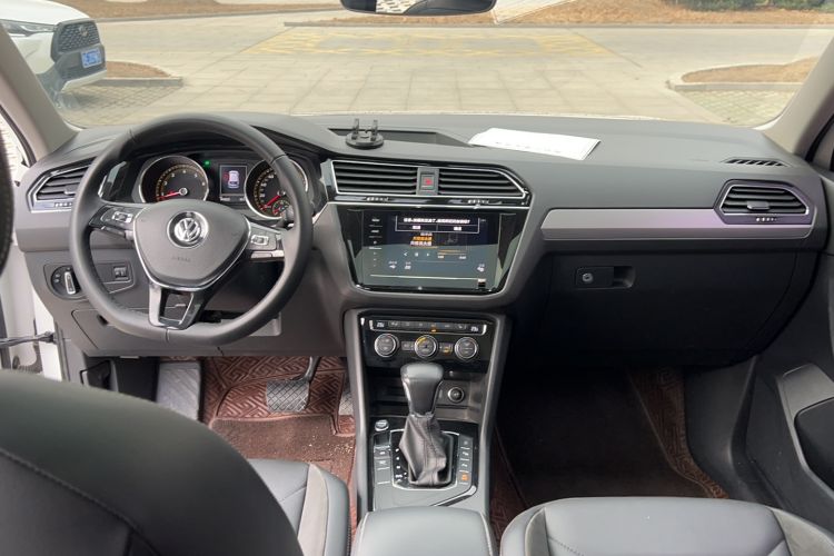 Used Volkswagen Tiguan L 2019 Revised 330TSI Automatic Two-Wheel Drive Smart & Luxury Edition China VI Standard