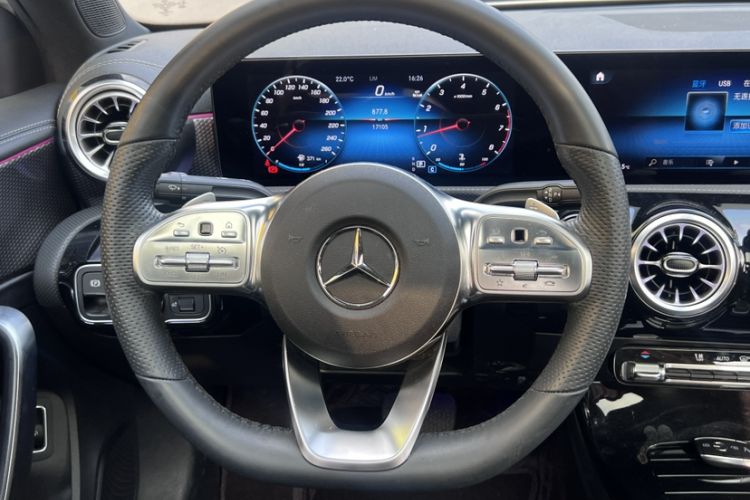 Used Mercedes-Benz A-Class 2022 Revised Version A 200 L Sport Sedan Fashionable Style Interior 3