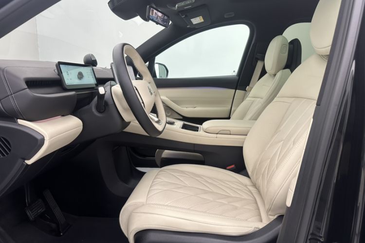 Used Nio ES6 2025 75 kWh Left Front Seat