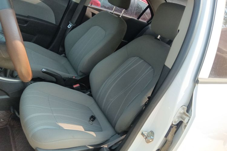 Used Chevrolet Aveo Sonic 2014 Sedan 1.4 SL MT Comfort Edition