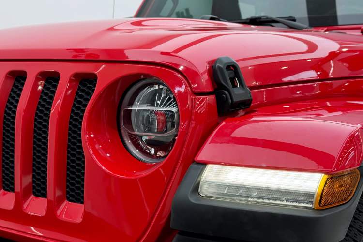 Used Jeep Wrangler 2019 2.0T Sahara Four-Door Version China VI Emission Standard