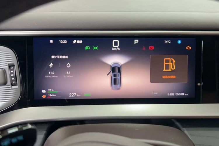 Used Denza D9 2025 DM-i Intelligent Drive 1020 Four-Wheel Drive Flagship Model
