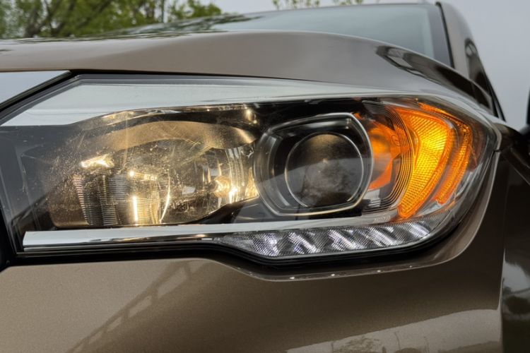 Used GAC Trumpchi GS4 2017 235T Automatic Two-Wheel Drive Luxury Smart Connectivity Version Left Front Headlight