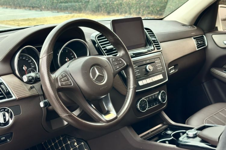 Used Mercedes-Benz GLE 2018 GLE 320 4MATIC Dynamic Edition Collector's Edition
