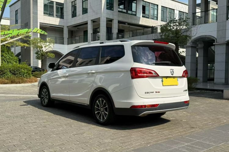 Used Baojun 730 2017 1.5T Manual Fashion Version 7 Seats China V Emission Standard