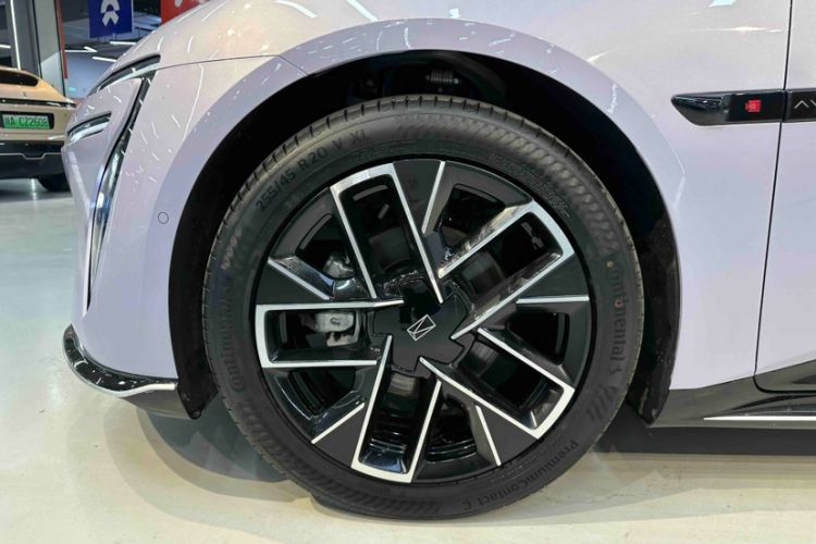 Used Avatr 06 2025 Pro Range-Extended Edition Exterior 5