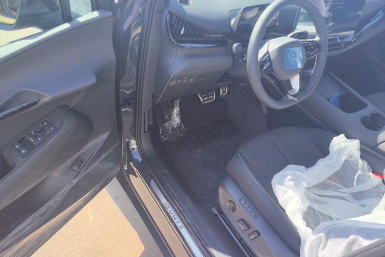 Used Volkswagen ID.UNYX 2025 Pure Model
