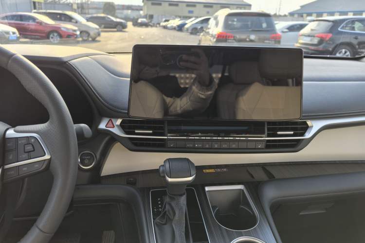 Used Toyota Granvia 2024 2.5L Hybrid Prestige ULTRA Edition