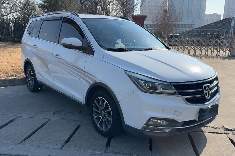 Used Baojun 730 2017 1.5T Manual Prestige Version 7 Seats Exterior 2