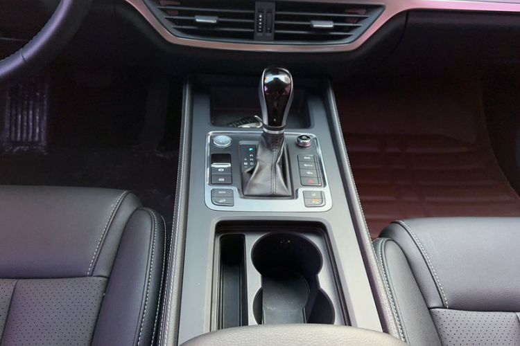 Used BYD Tang 2018 2.0T Automatic SmartConnect Prestige 7-Seater China V Standard
