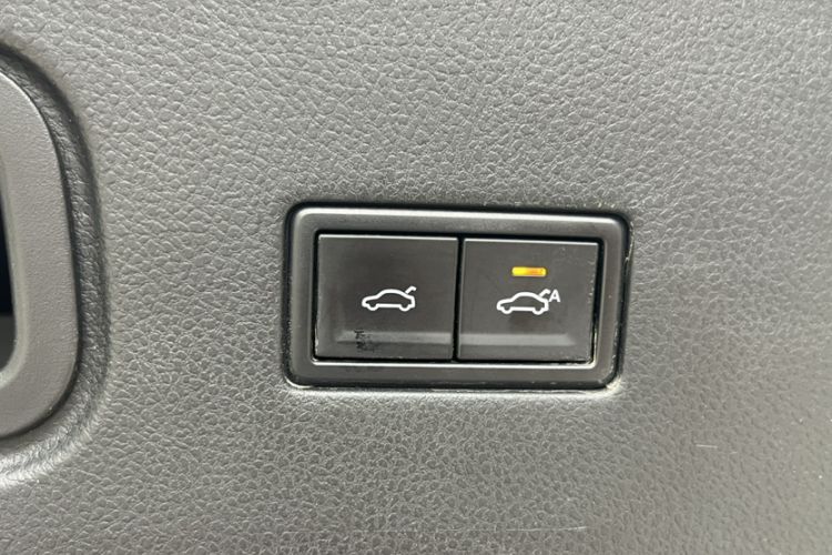 Used SOL X8 PLUS 2023 1.5 TGDI DCT Smart Edition 7-Seater