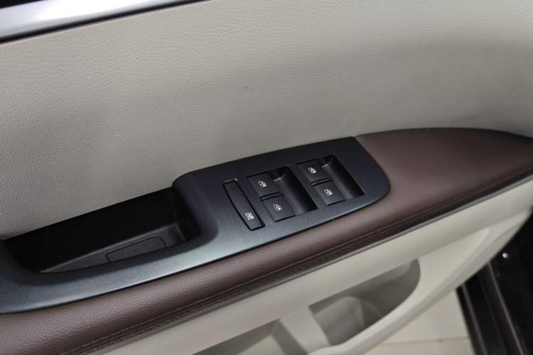 Used Buick GL8 2022 Land Business Class 652T Luxury Model Interior 10